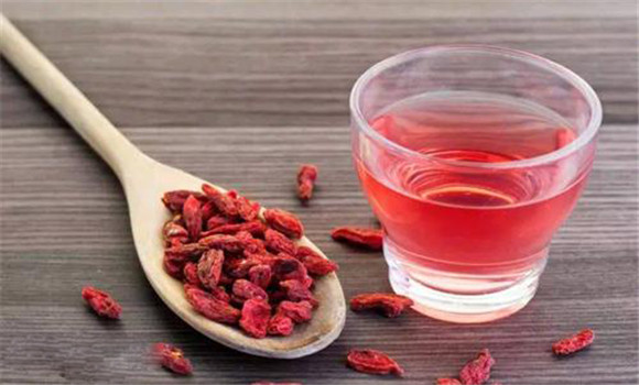 枸杞子補(bǔ)血明目、養(yǎng)肝潤肺的作用