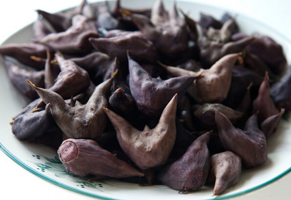 菱角的功效與作用 菱角怎么吃 菱角的作用