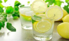 檸檬水的功效與作用 對(duì)喝檸檬水的種種誤解