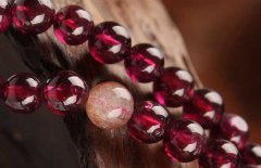 石榴石戴哪只手好？