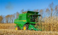 聯(lián)合收割機(jī)田間作業(yè)有哪些注意事項(xiàng)？